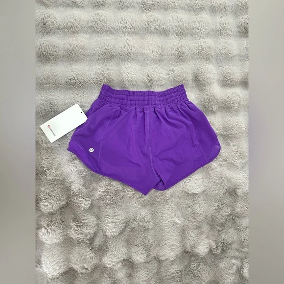 NWT Lululemon Hotty Hot HR Short 2.5" *Lined size 4 college purple - Picture 1 of 4